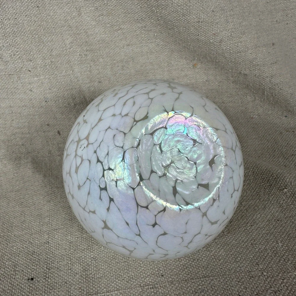 Art Glass Iridescent White Mottled Orb Bud Vase Hand Blown‎ Round small opal